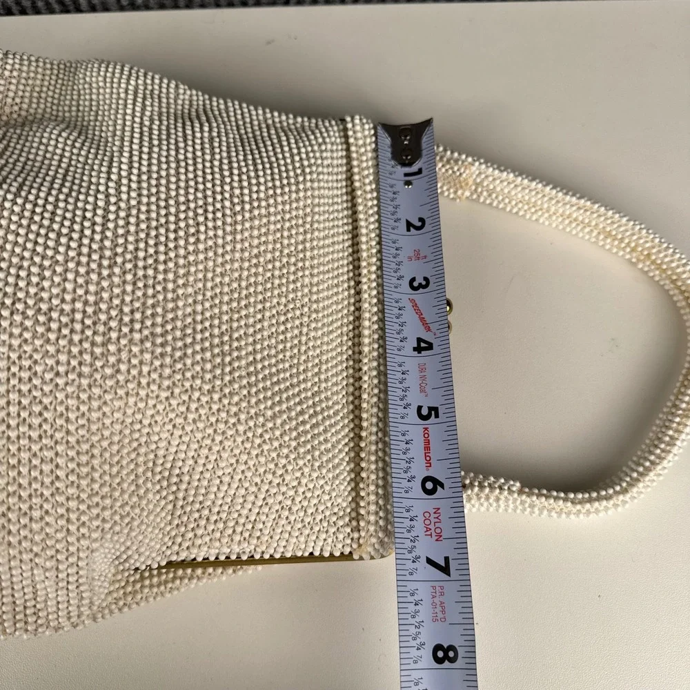 Lumured Vintage Beaded Handbag‎ Ivory White Made in Italy Kiss Lock Evening Bag